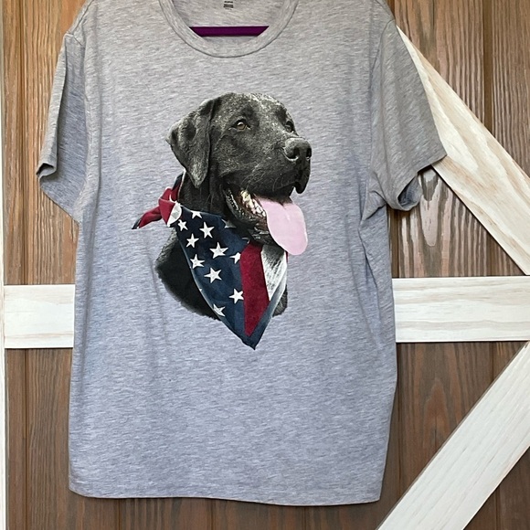 Celebrate Patriotic Tops - Gray Lab Graphic T-Shirt. P2P 23-26” Length 27” SIZE XL EUC